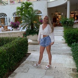 Meet your Posher, Hilary